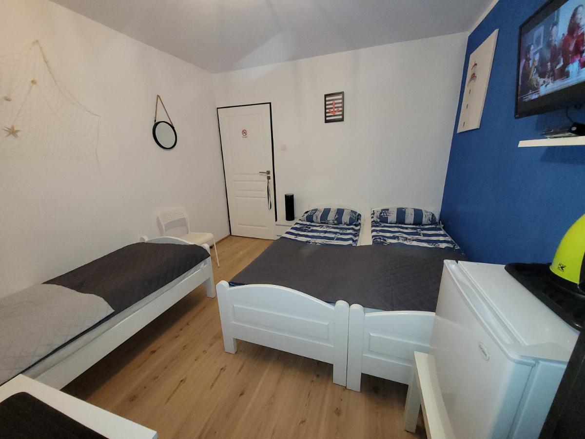 Pokoje Goscinne Galeon W Darlowku Ujście-Darłowskie Exterior foto